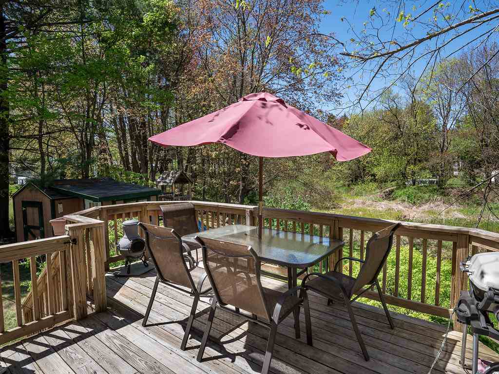 7 Richardson Street Rochester, NH 03867 - Photo 3 of 17