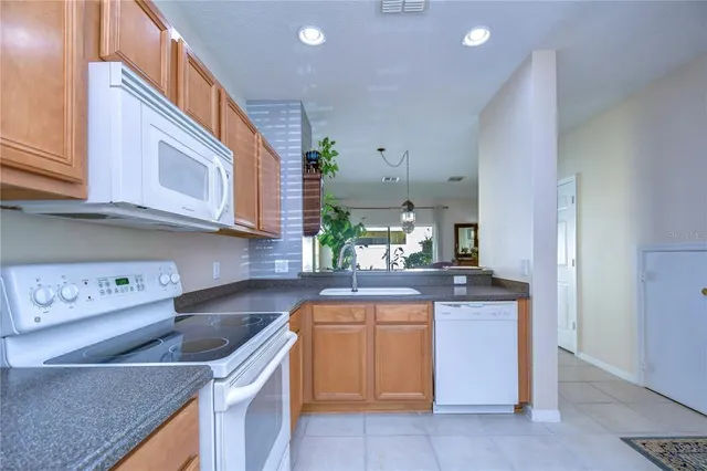 $1,700 | 8526 Brushleaf Way, Tampa, FL 33647