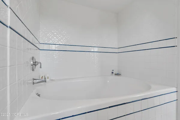 $9,500,000 | 634-640 East Avenue, Bay Head, NJ 08742