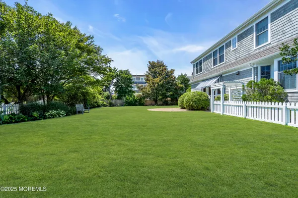 $9,500,000 | 634-640 East Avenue, Bay Head, NJ 08742