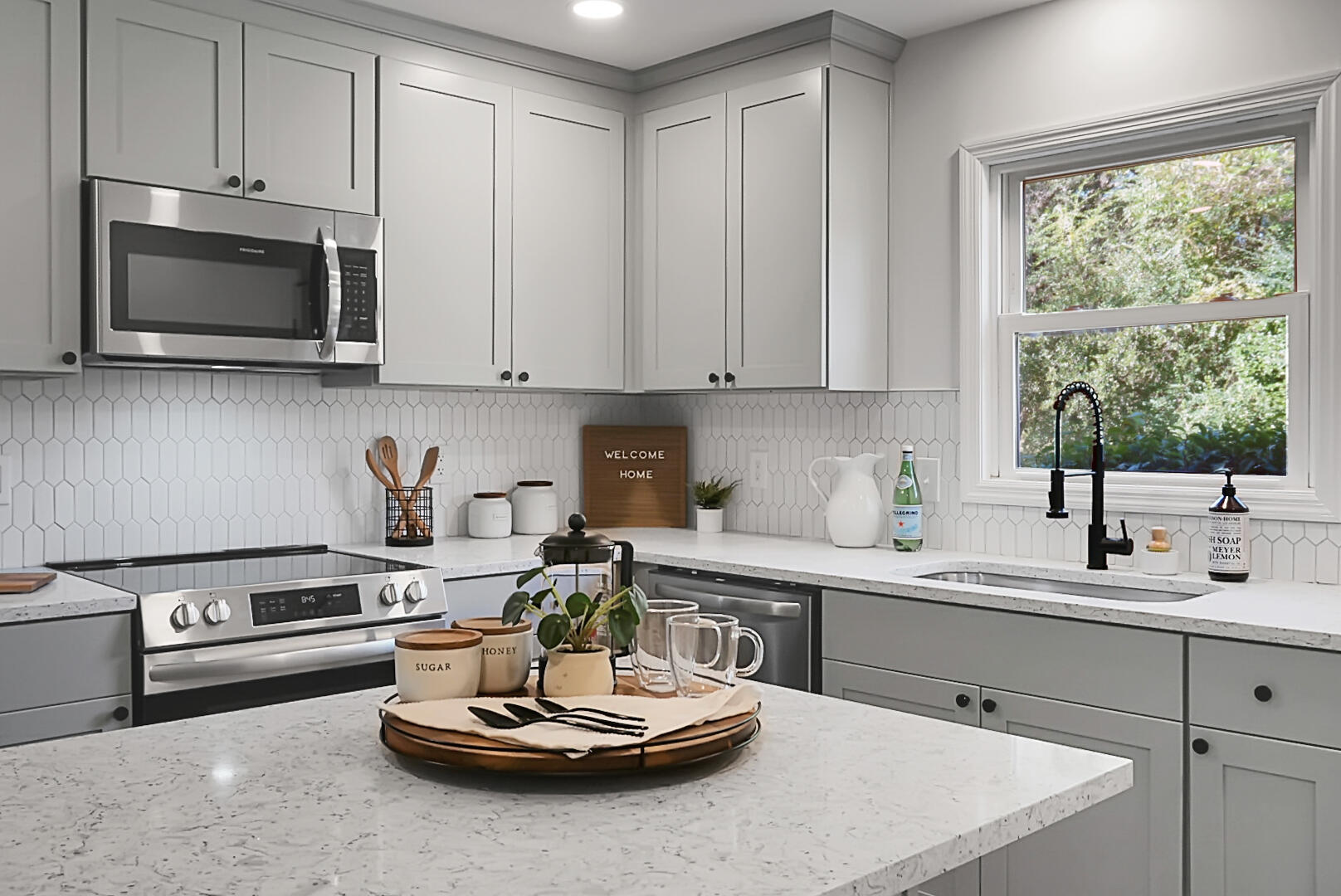504 West Butternut Road Summerville, SC 29483 - Photo 6 of 28 DSC03670