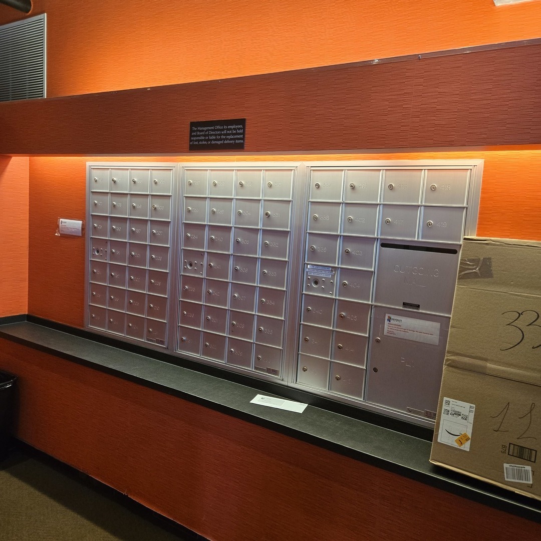 1111 West 15th Street, Unit 228 Chicago, IL 60608 - Photo 6 of 32 a view of a blue and white wooden fence