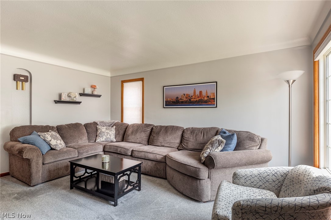 2806 Hearthstone Road Cleveland, OH 44134 - Photo 2 of 27 Gallery Image 2