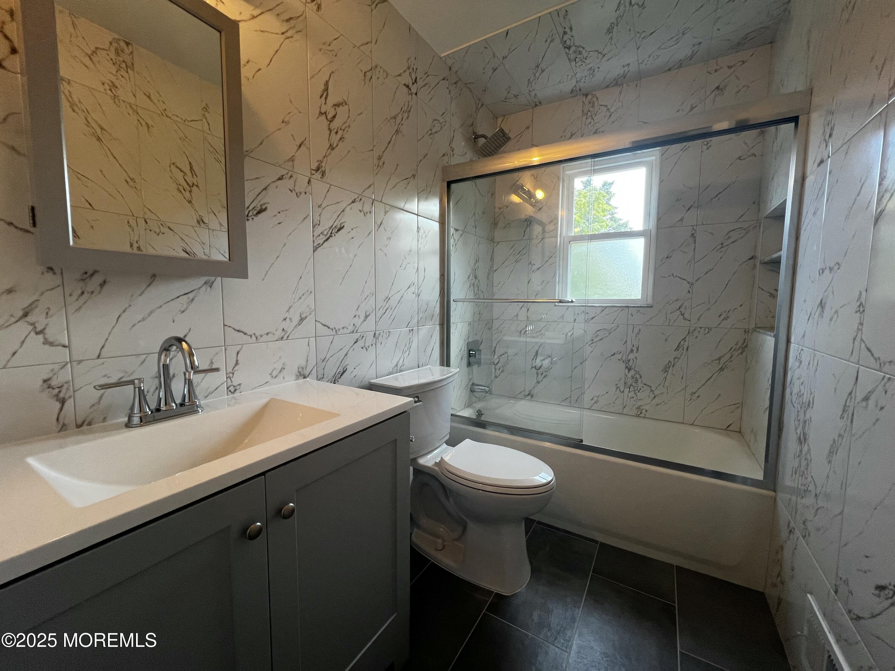 316 Spring Street, Unit UPPR Red Bank, NJ 07701 - Photo 8 of 12 IMG_0063