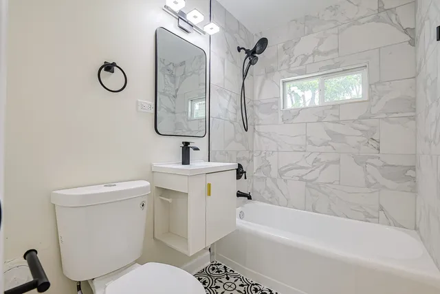 $2,000 | 8 Allegheny Court, Park Forest, IL 60466