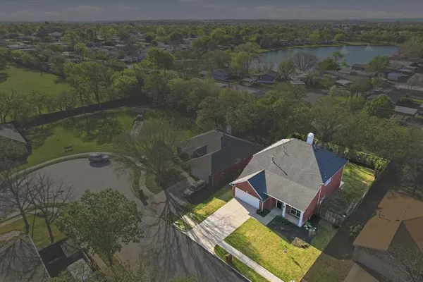 $395,000 | 2816 Memorial Drive, Denton, TX 76210