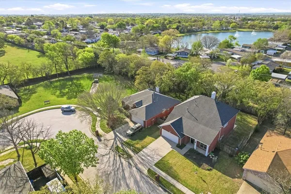 $395,000 | 2816 Memorial Drive, Denton, TX 76210