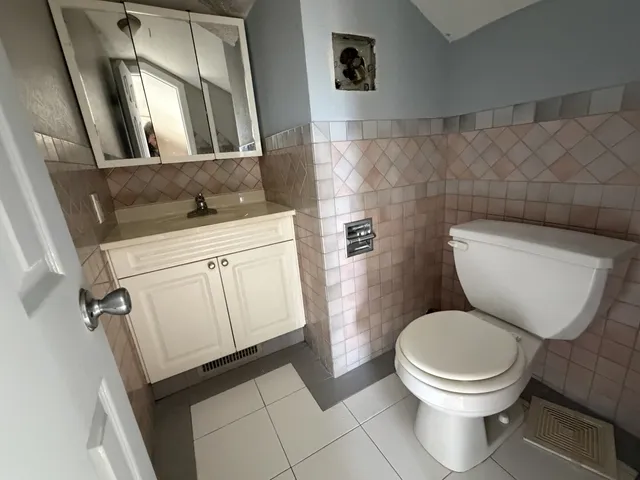 $114,900 | 508 West Grove Street, Bloomington, IL 61701