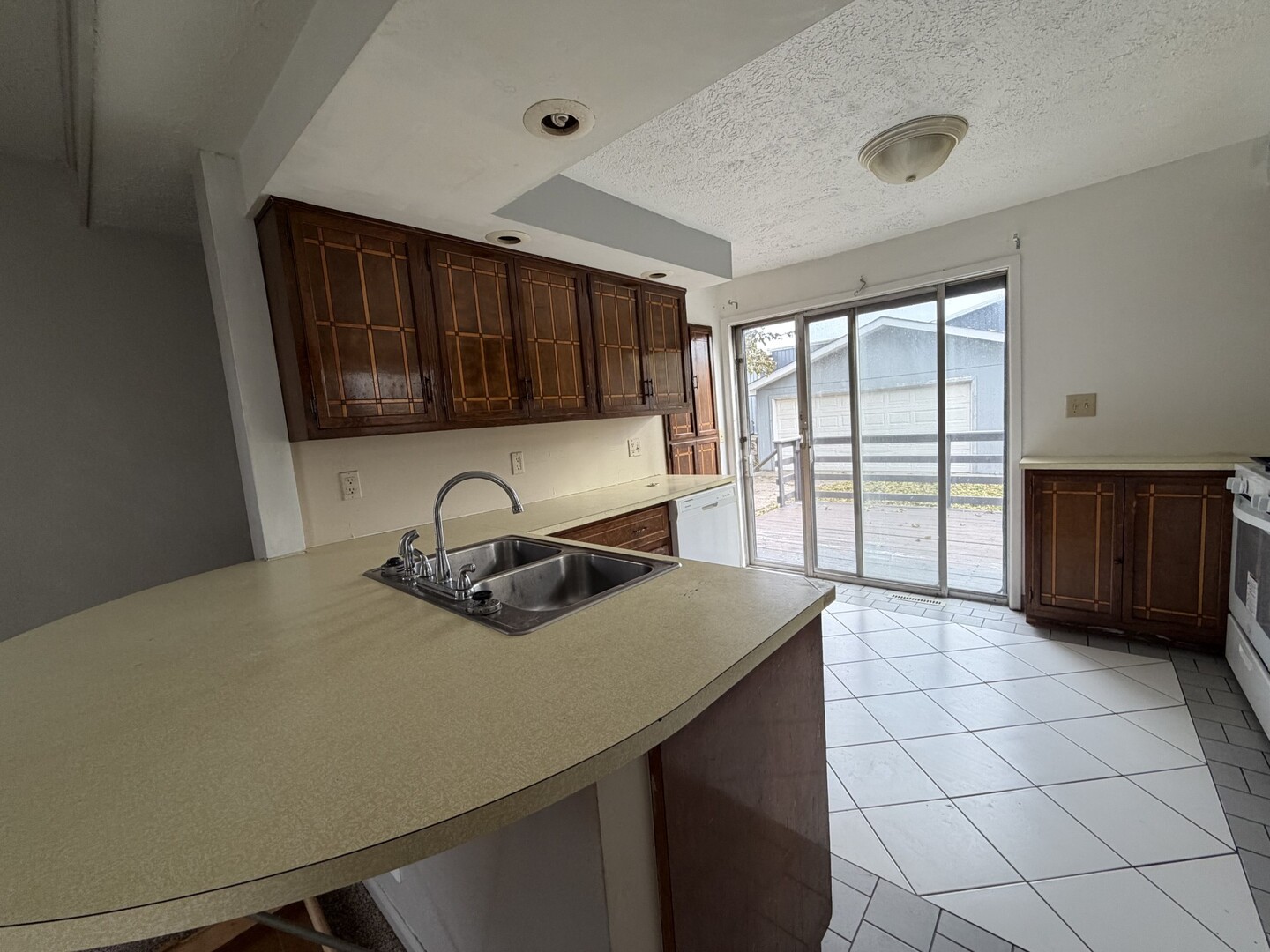 508 West Grove Street Bloomington, IL 61701 - Photo 8 of 27