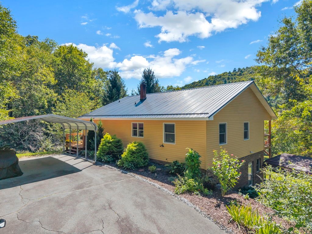 248 James F Watson Road West Jefferson, NC 28694 - Photo 4 of 49 Gallery Image 4