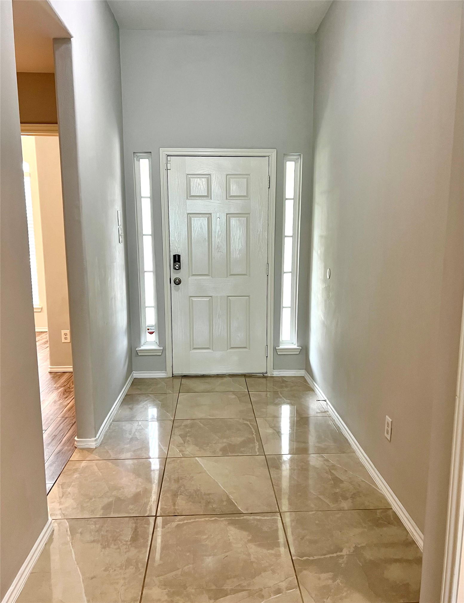 4414 Kulkarni Street Houston, TX 77045 - Photo 4 of 18 a view of an empty room and window