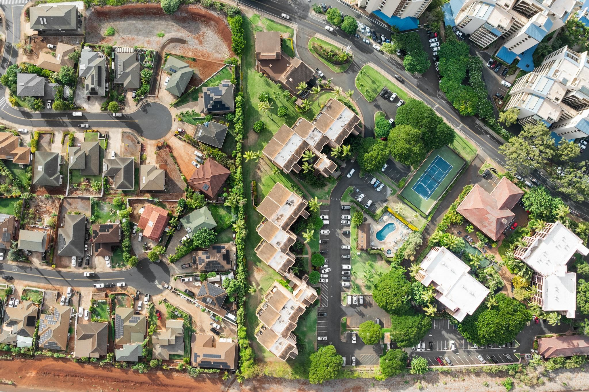 4242 Lower Honoapiilani Road, Unit E304 Lahaina, HI 96761 - Photo 29 of 34 view of a city