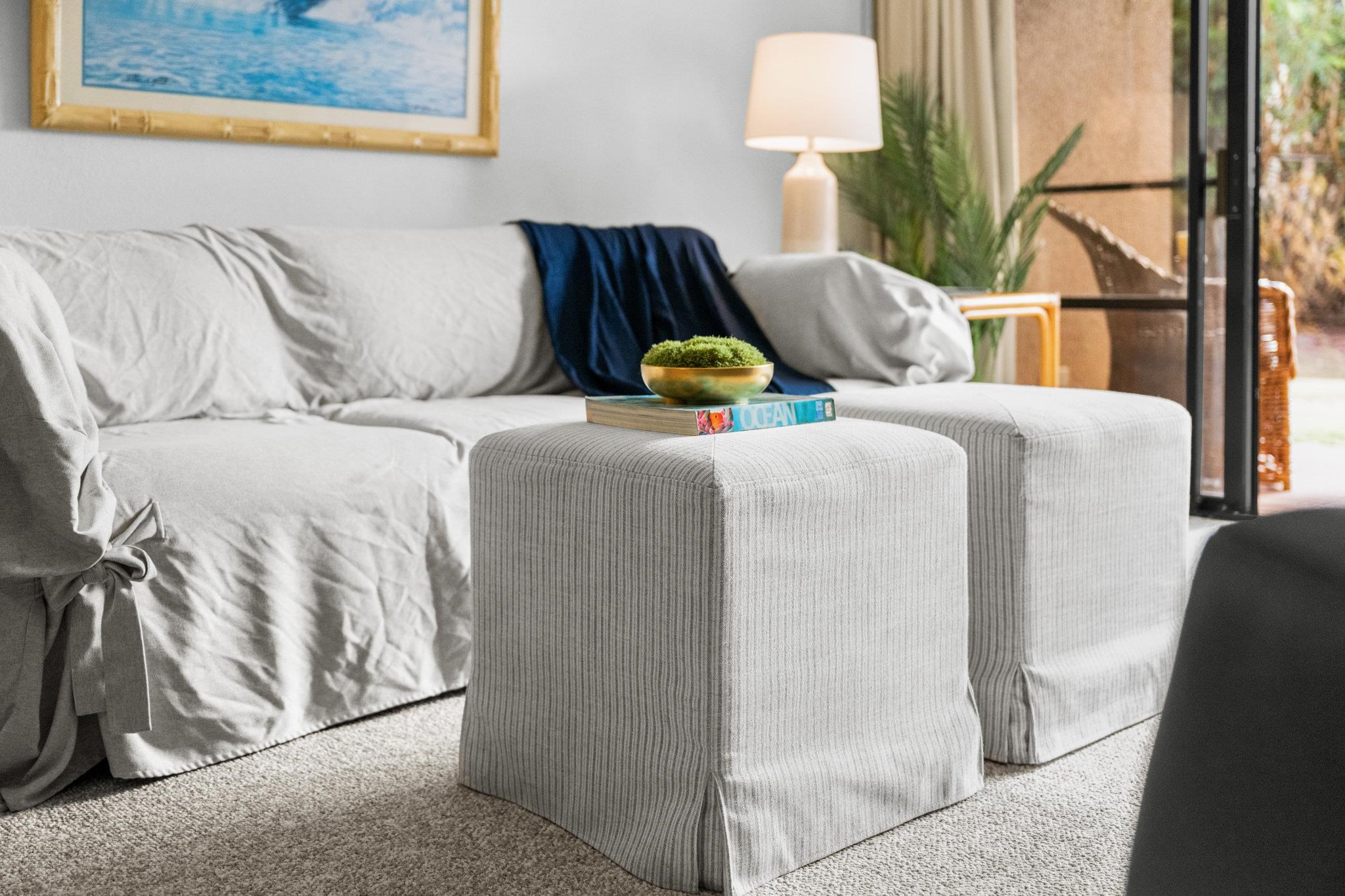 4242 Lower Honoapiilani Road, Unit E304 Lahaina, HI 96761 - Photo 6 of 34 a living room with a couch