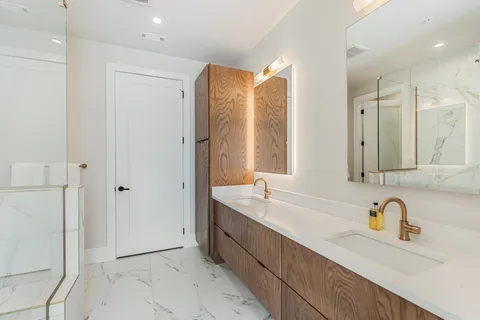 $1,125,000 | 321 31st Avenue North, Unit 111, Nashville, TN 37203
