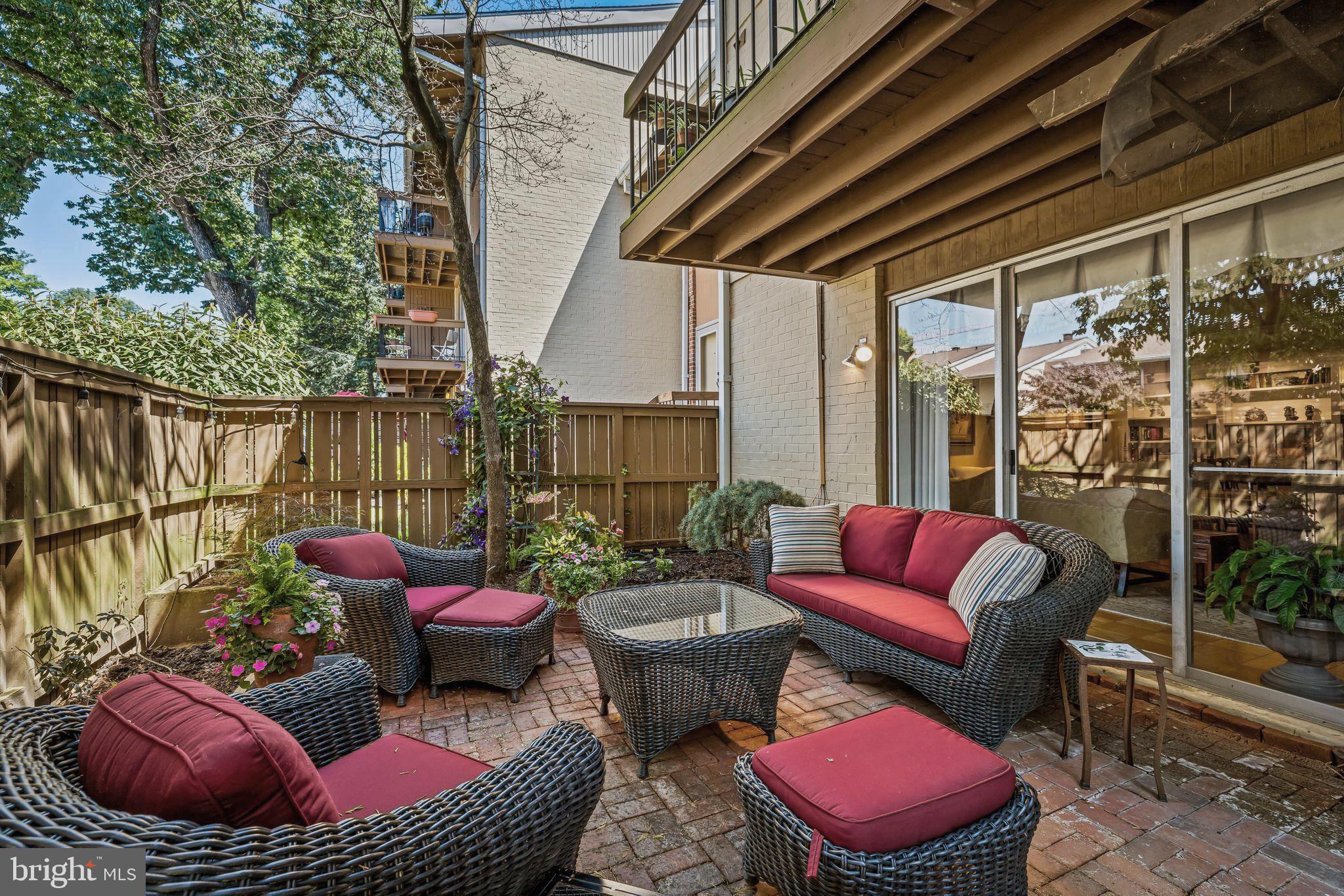 1 Cross Keys Road, Unit 1A Baltimore, MD 21210 - Photo 7 of 52 Outdoor living and dining 6 mos out of the year