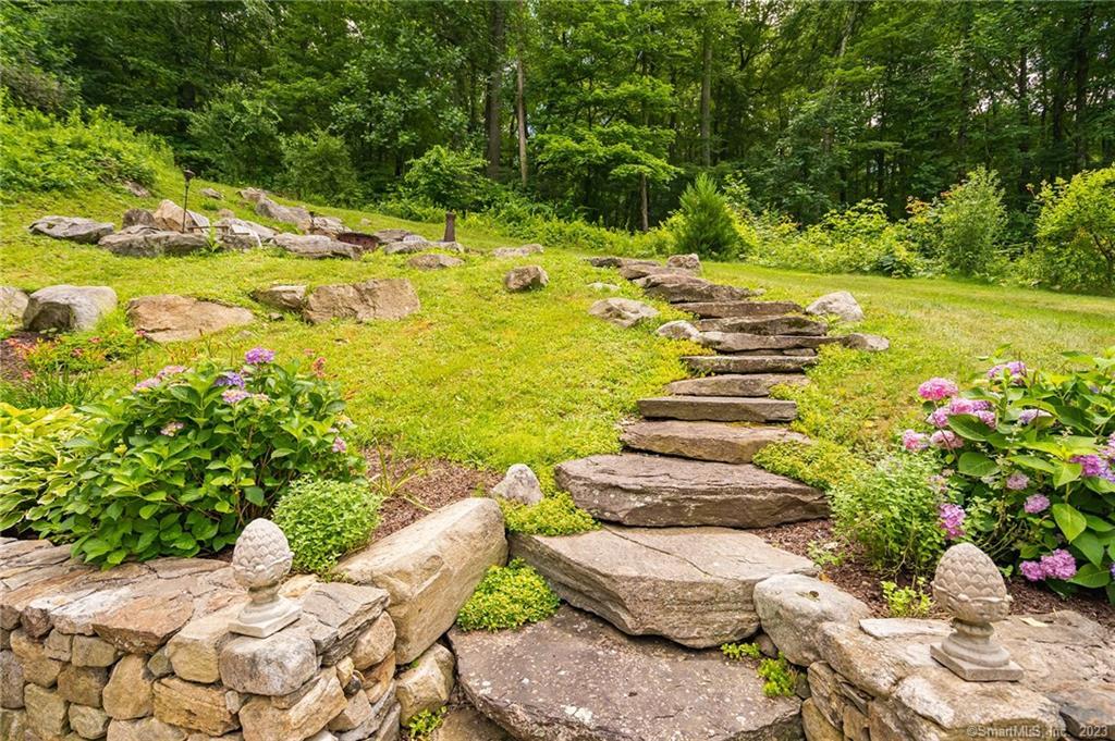 260 White Deer Rocks Road Woodbury, CT 06798 - Photo 5 of 40