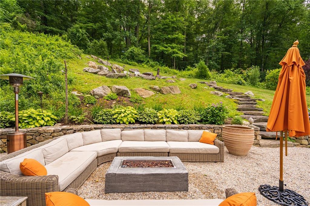 260 White Deer Rocks Road Woodbury, CT 06798 - Photo 7 of 40