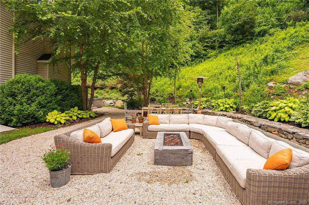 260 White Deer Rocks Road Woodbury, CT 06798 - Photo 8 of 40