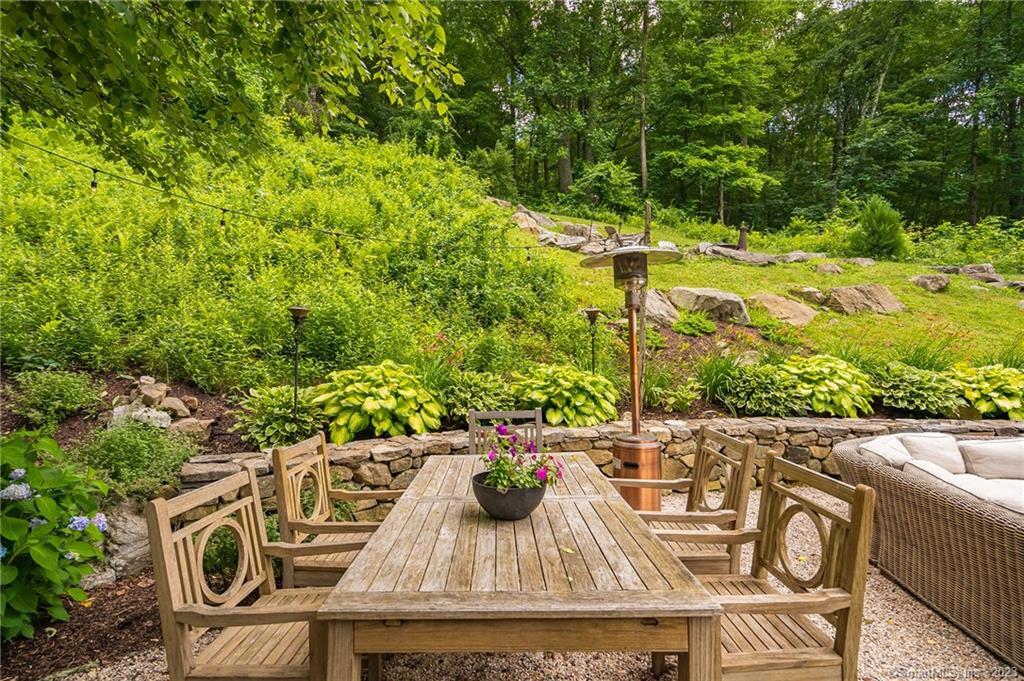 260 White Deer Rocks Road Woodbury, CT 06798 - Photo 10 of 40