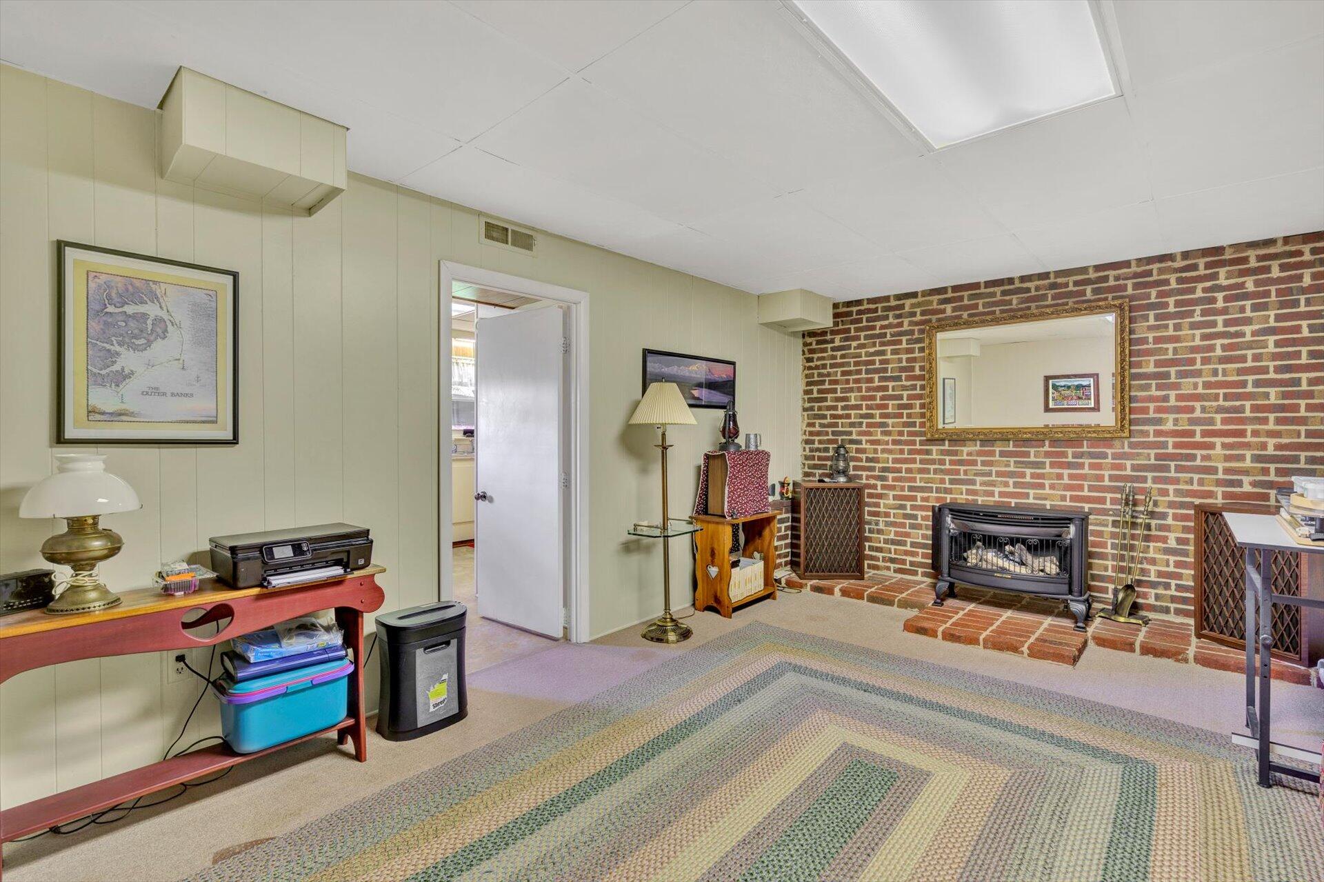 807 Mason Road Vinton, VA 24179 - Photo 19 of 29 19-041620210095