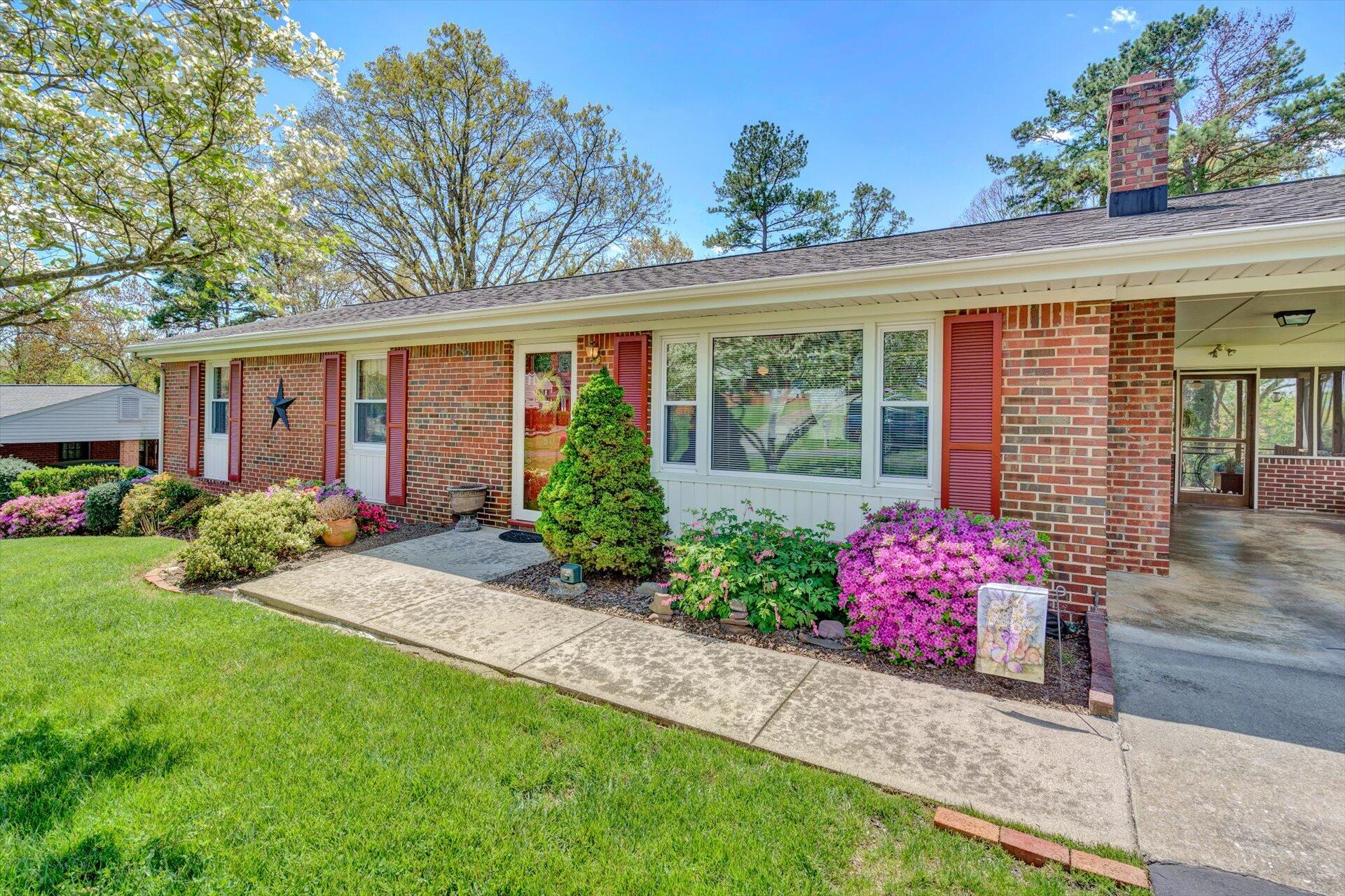 807 Mason Road Vinton, VA 24179 - Photo 4 of 29 04-041620210079