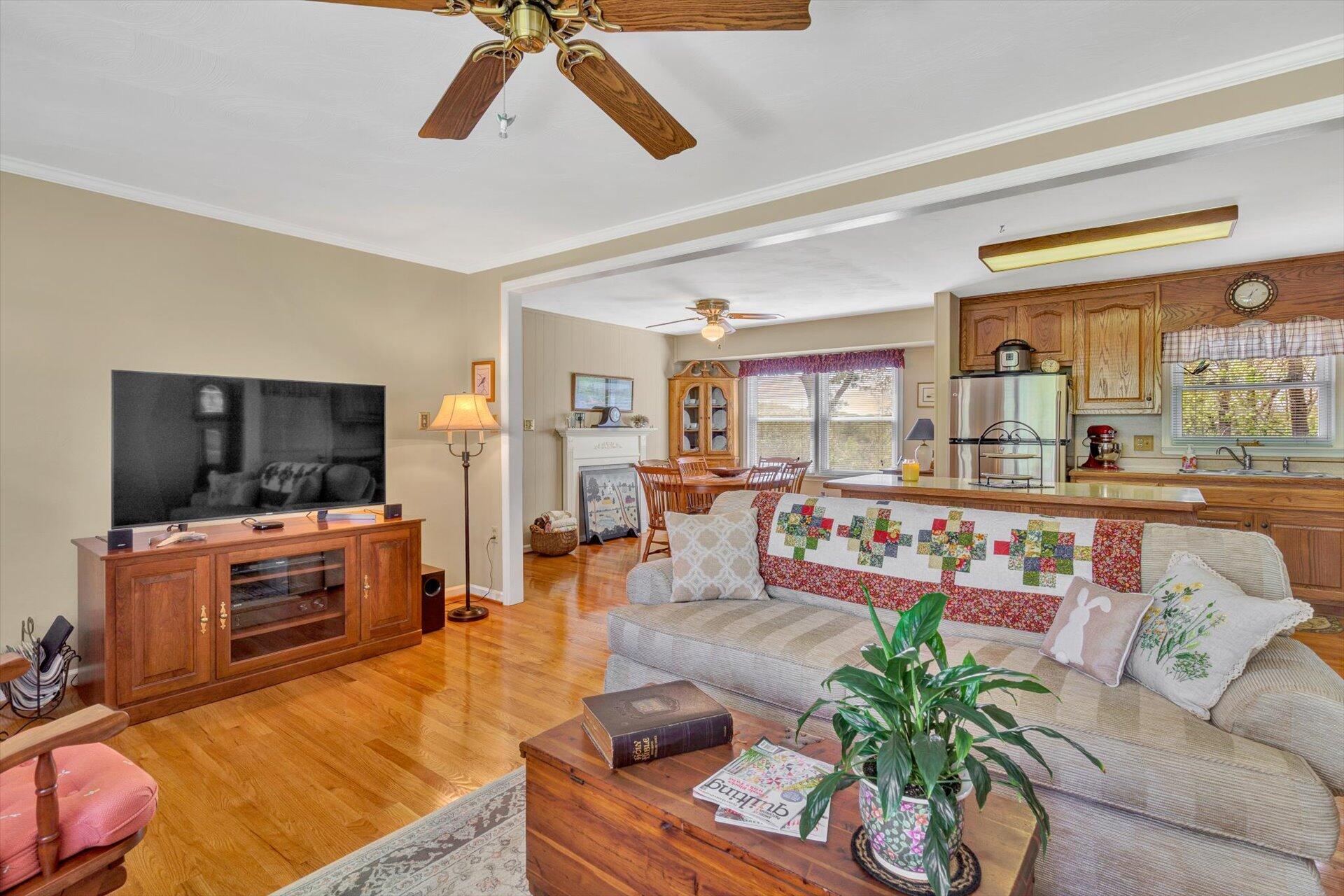 807 Mason Road Vinton, VA 24179 - Photo 7 of 29 07-041620210083