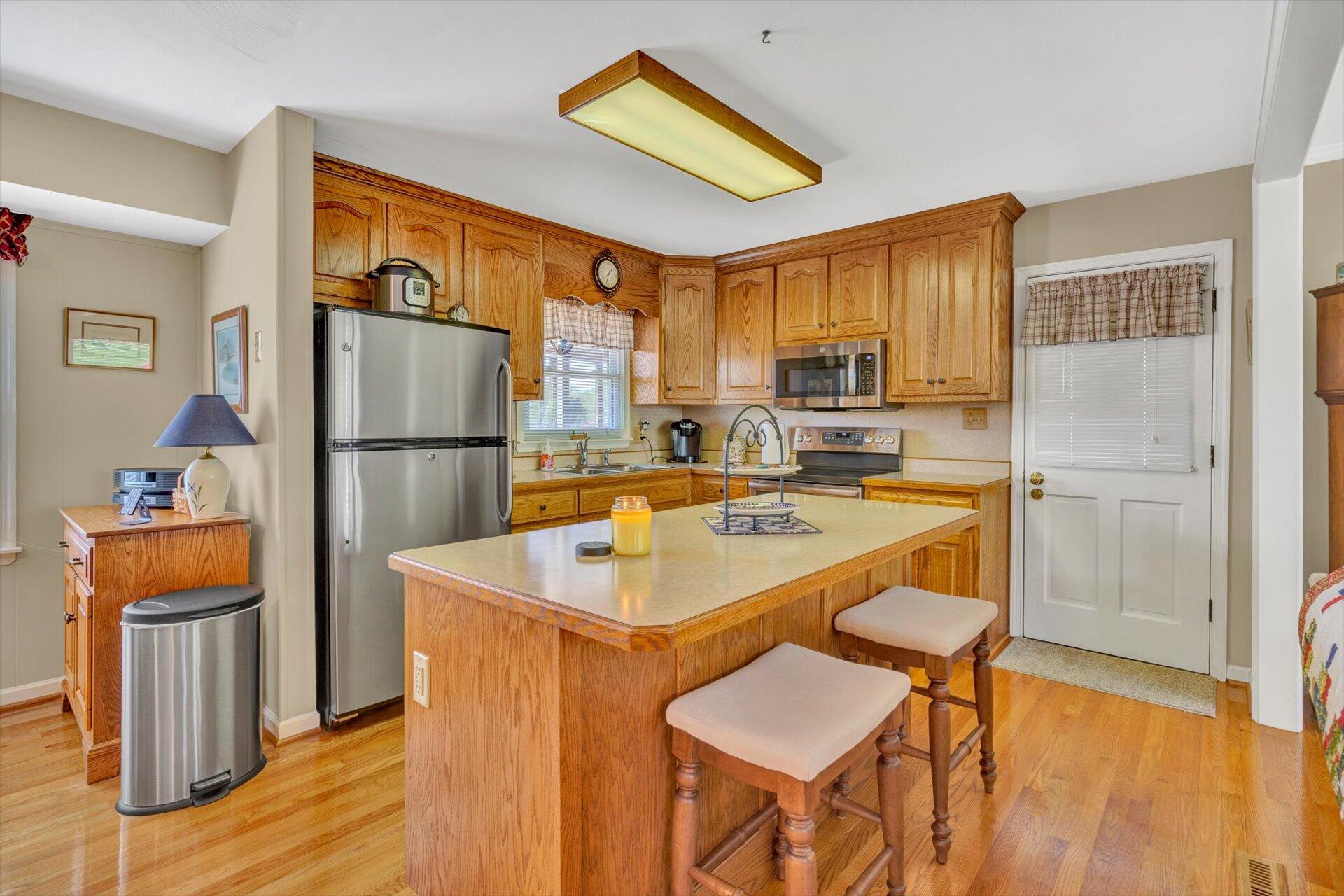 807 Mason Road Vinton, VA 24179 - Photo 9 of 29 09-041620210084