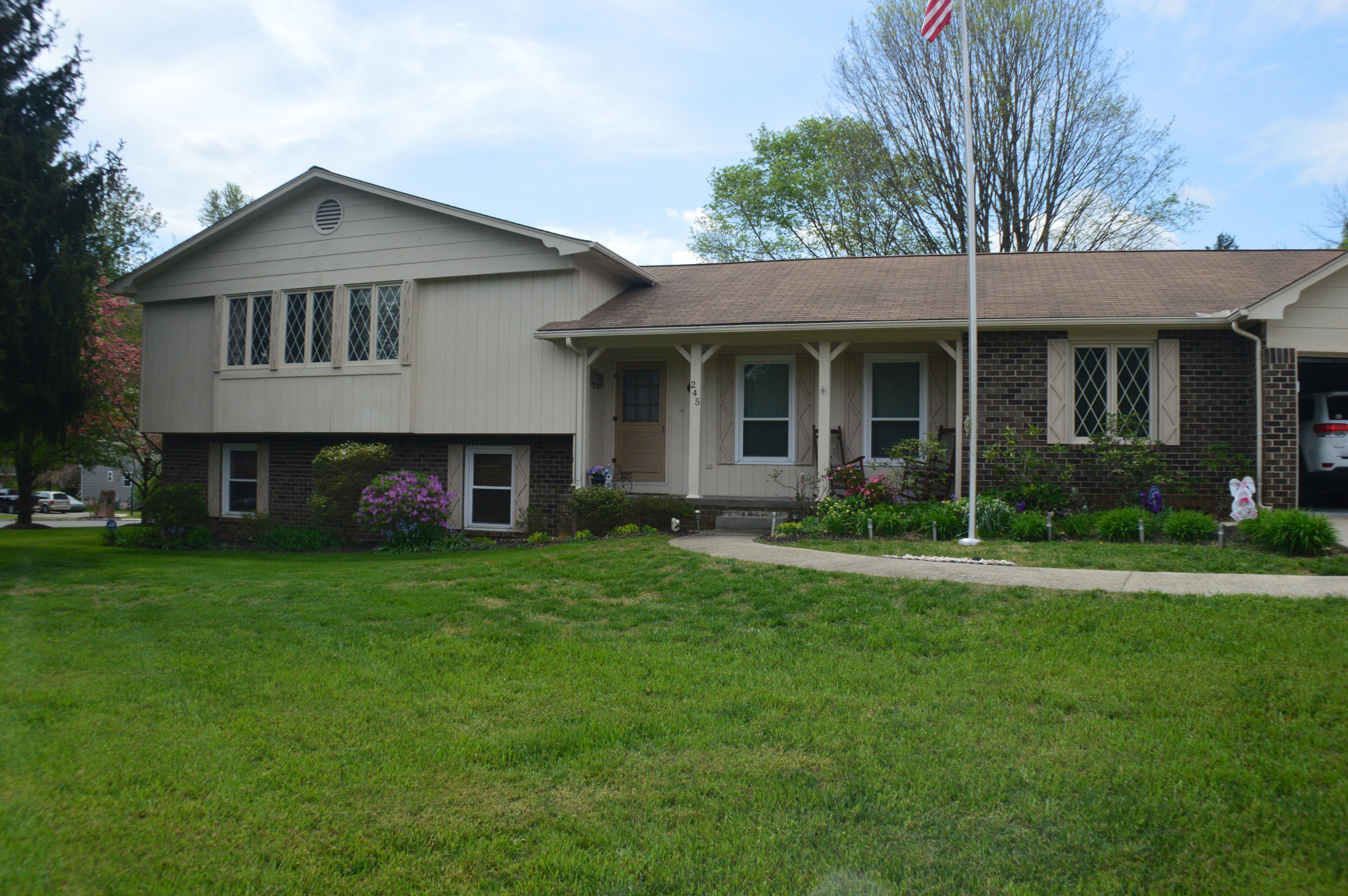 245 Briarcliff Avenue Oak Ridge, TN 37830 - Photo 1 of 31 DSC_0014