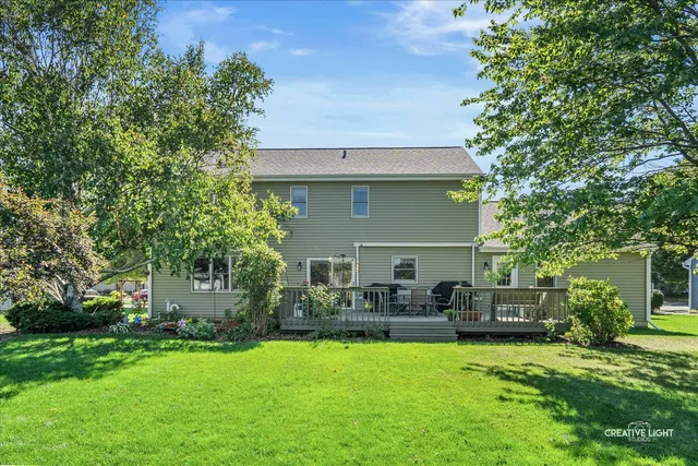 $450,000 | 135 Chesterfield Drive, Oswego, IL 60543