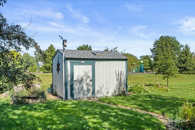 $450,000 | 135 Chesterfield Drive, Oswego, IL 60543