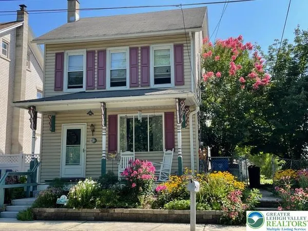 $319,900 | 117 South Canal Street, Walnutport, PA 18088
