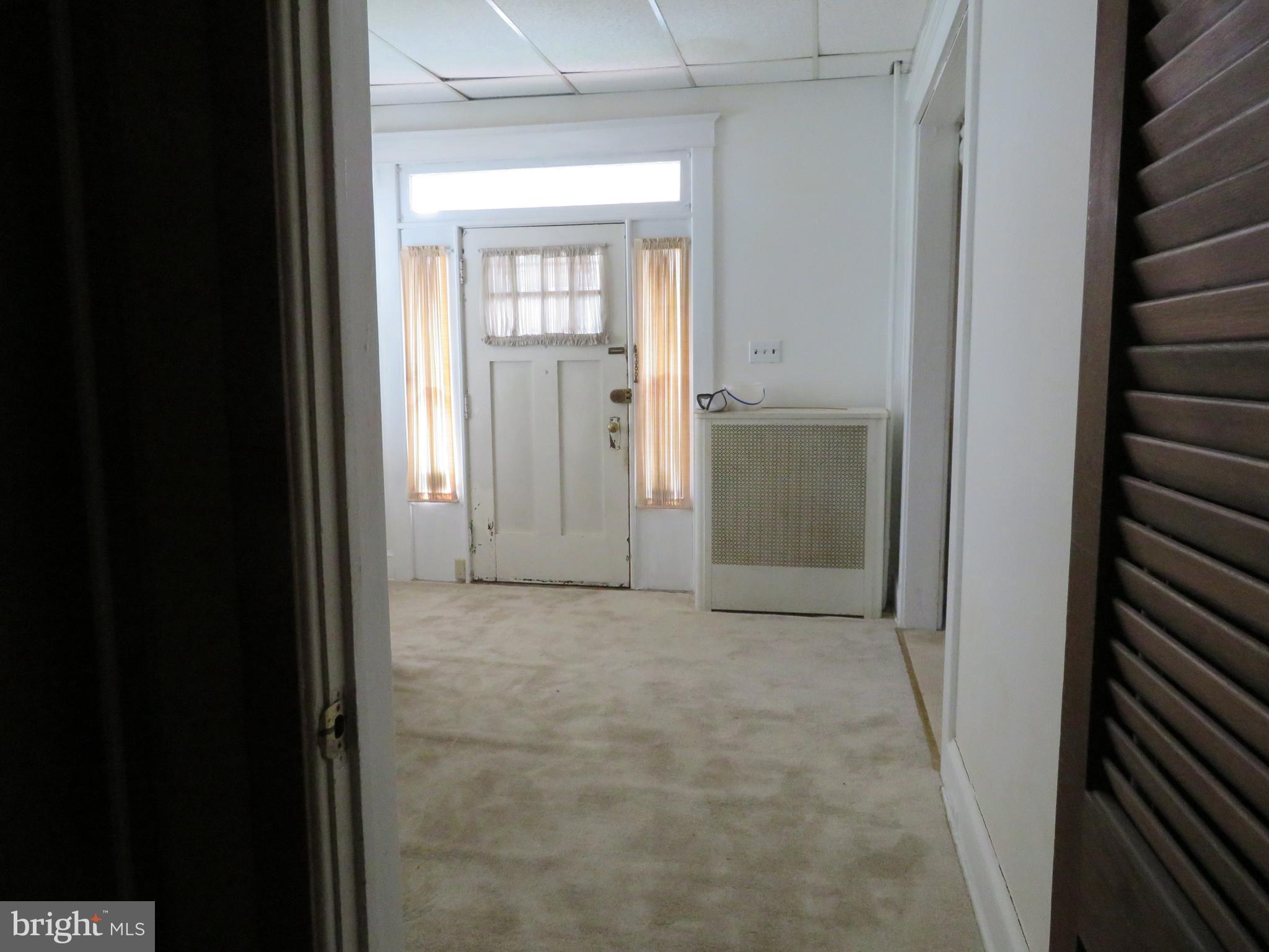 1904 Chelsea Road Baltimore, MD 21216 - Photo 3 of 18 Foyer looking North