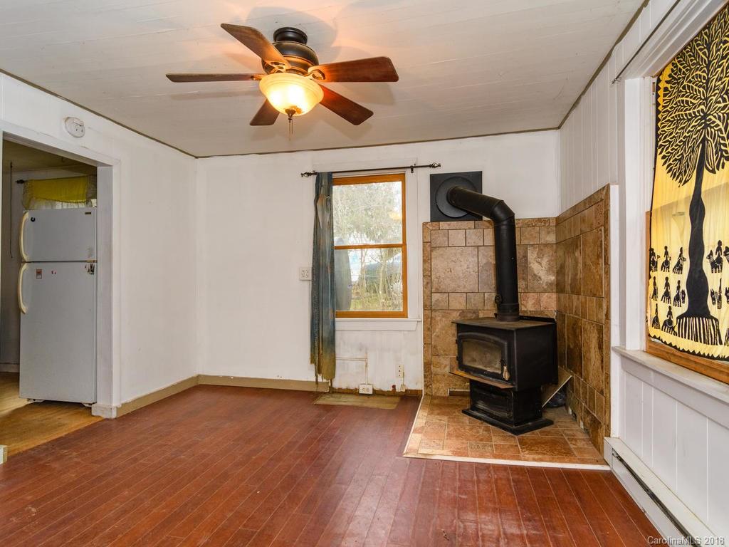 538 Deaverview Road, Unit B Asheville, NC 28806 - Photo 4 of 20 Gallery Image 4