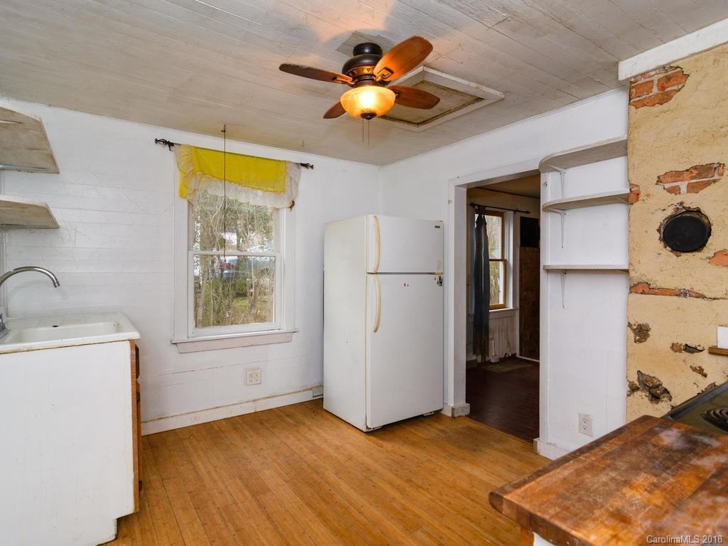 538 Deaverview Road, Unit B Asheville, NC 28806 - Photo 7 of 20 Gallery Image 7