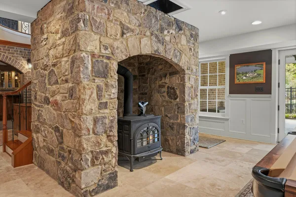 $2,350,000 | 6821 Koandah Gardens, Highland, MD 20777