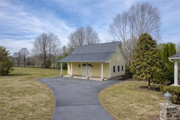 $2,350,000 | 6821 Koandah Gardens, Highland, MD 20777