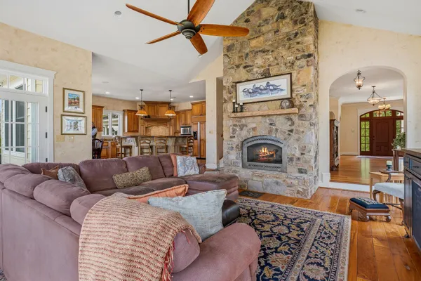 $2,350,000 | 6821 Koandah Gardens, Highland, MD 20777