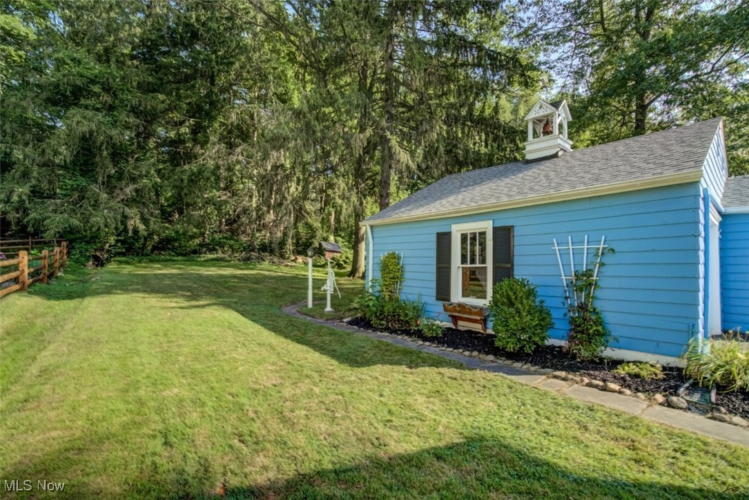 252 Miles Road Chagrin Falls, OH 44022 - Photo 2 of 36 Gallery Image 2
