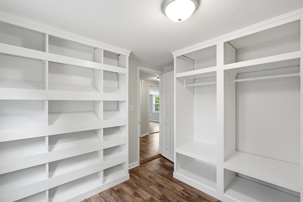 25 Julia Road Weymouth, MA 02191 - Photo 22 of 34