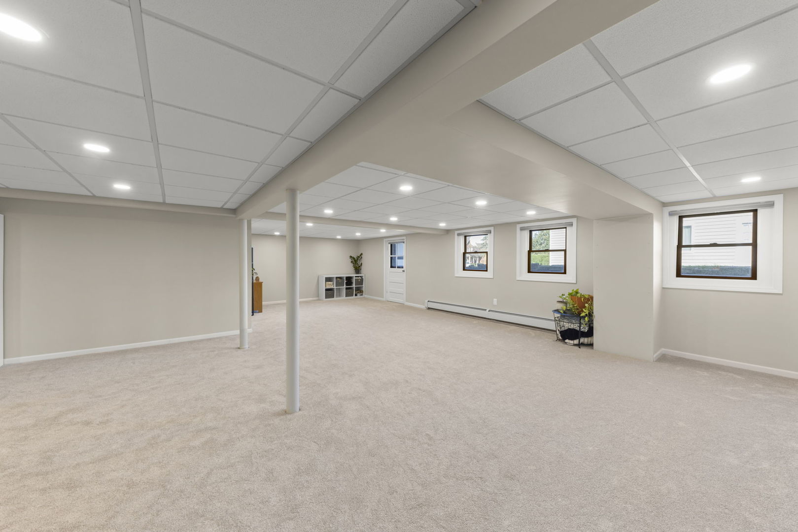 521 Lindley Road Westmont, IL 60559 - Photo 21 of 30 a view of a livingroom with furniture and a window