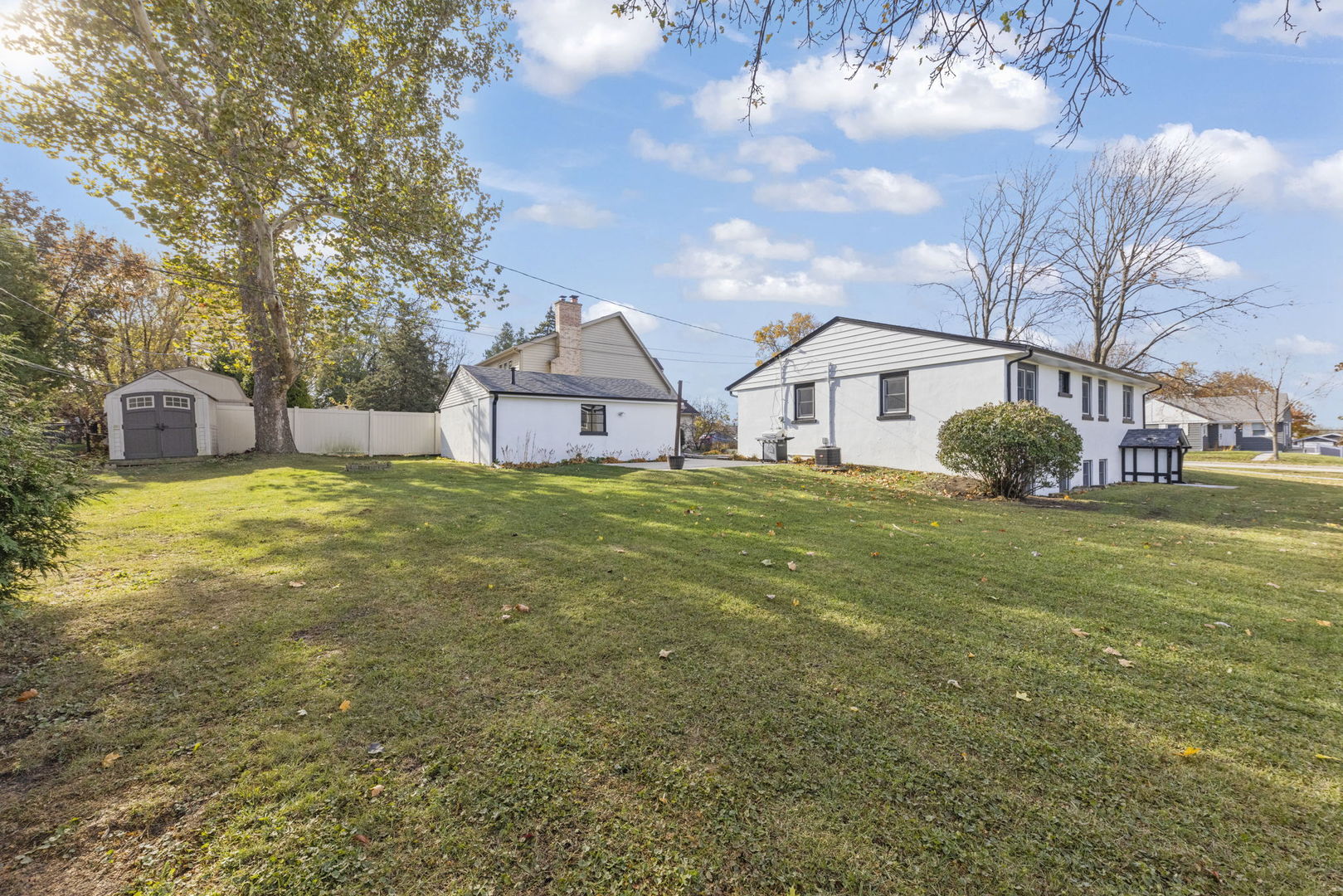 521 Lindley Road Westmont, IL 60559 - Photo 26 of 30 a view of a house with a yard