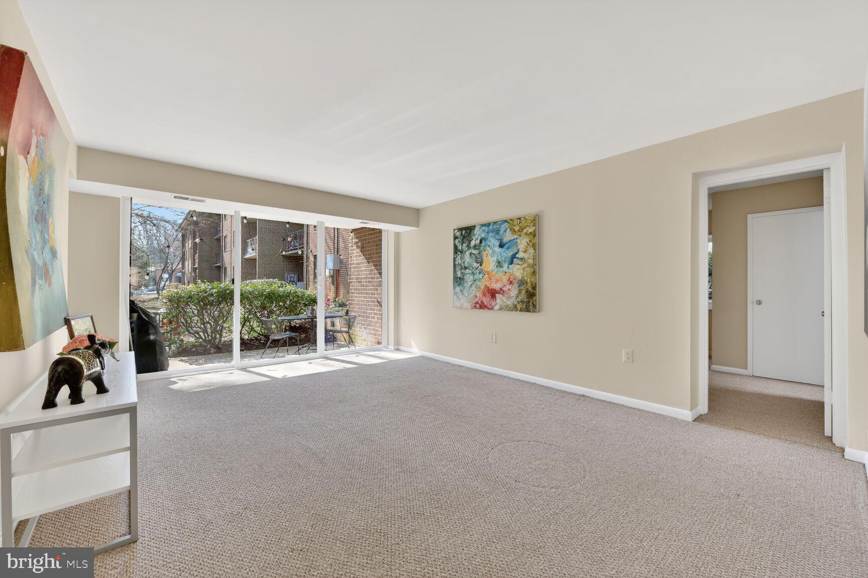 1407 Northgate Square, Unit 7/2C Reston, VA 20190 - Photo 4 of 47 Living Room