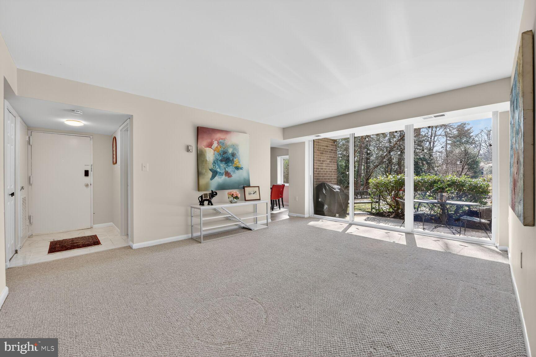 1407 Northgate Square, Unit 7/2C Reston, VA 20190 - Photo 5 of 47 Living Room