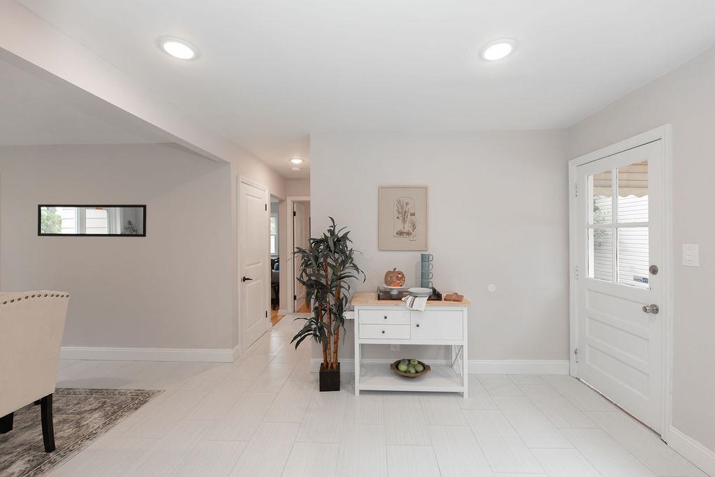 1072 Sayre Road South Union, NJ 07083 - Photo 10 of 31 a room with a table and chairs