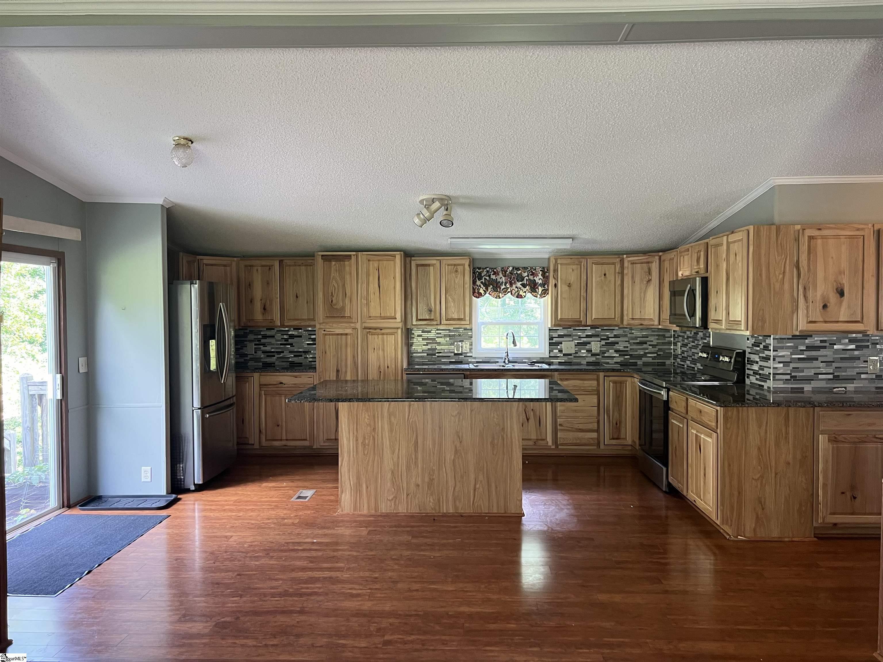215 Maxie Avenue Greenville, SC 29611 - Photo 3 of 22