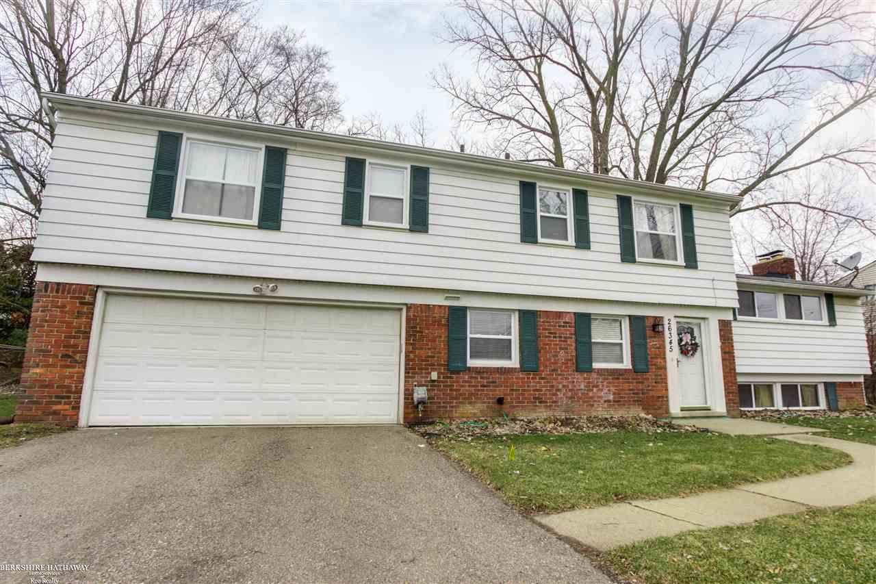 26345 Middlebelt Road Farmington, MI 48334 - Photo 2 of 28 31312535-1.JPG