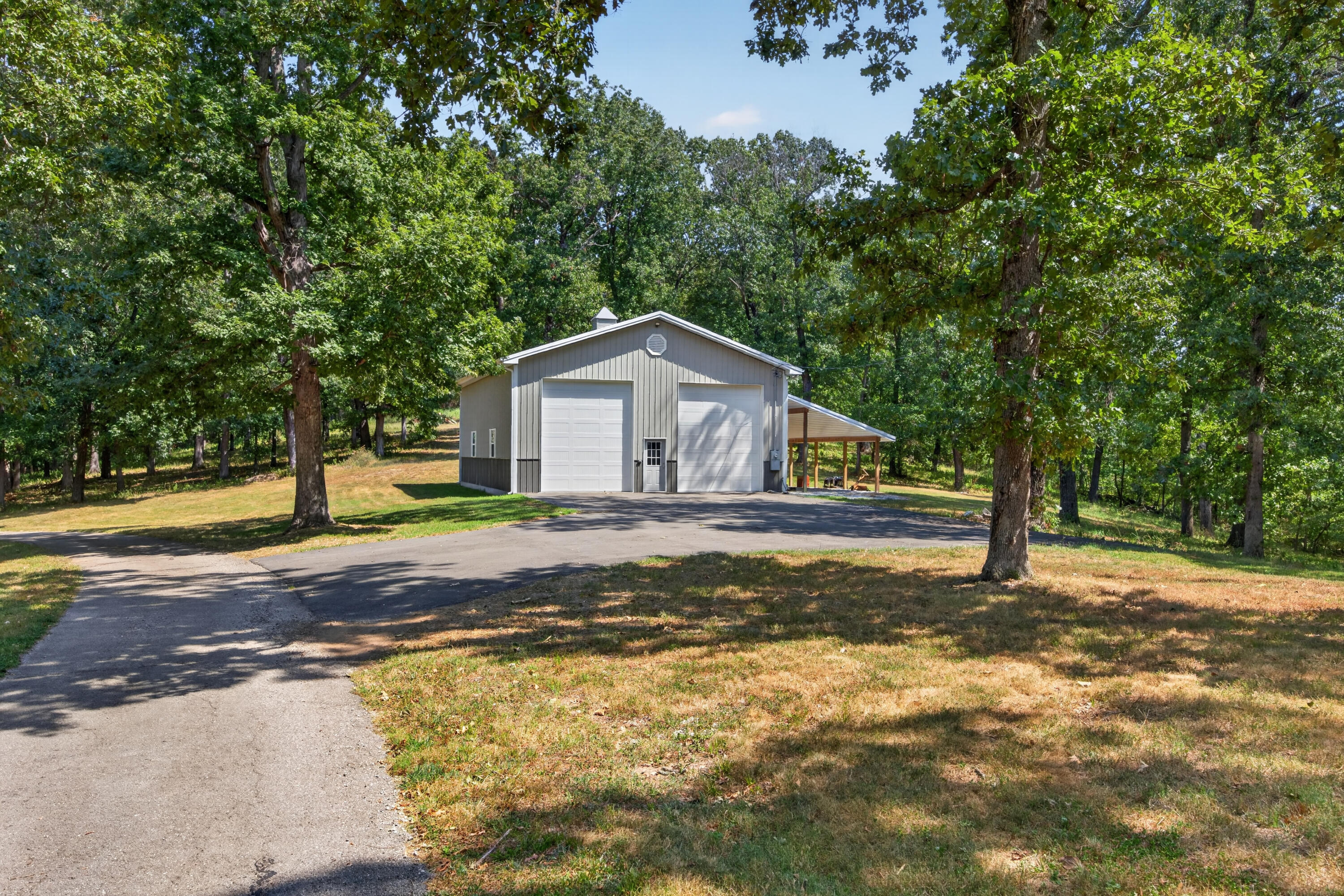 15531 Kentucky Road Neosho, MO 64850 - Photo 7 of 66 59-Carriage Barn