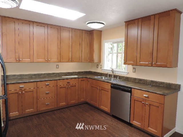 7875 Southeast Sedgwick Road Port Orchard, WA 98366 - Photo 4 of 25