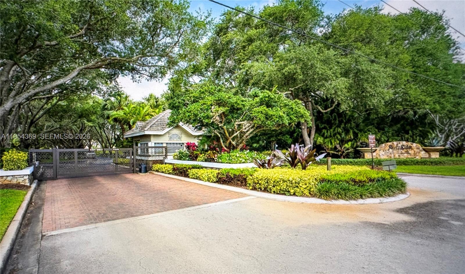 18265 Southeast Ridgeview Drive Tequesta, FL 33469 - Photo 5 of 15