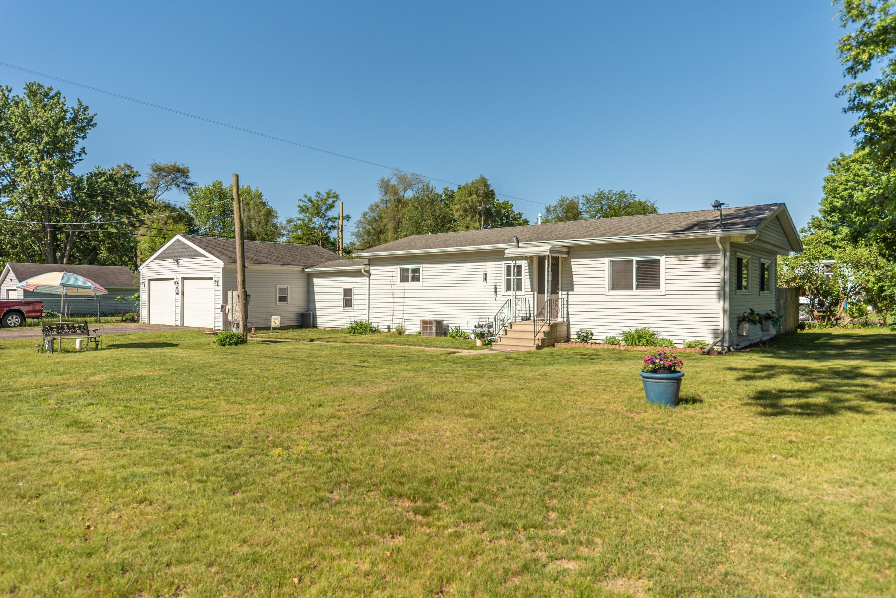 9437 Cady Road Jackson, MI 49201 - Photo 11 of 40 009_11